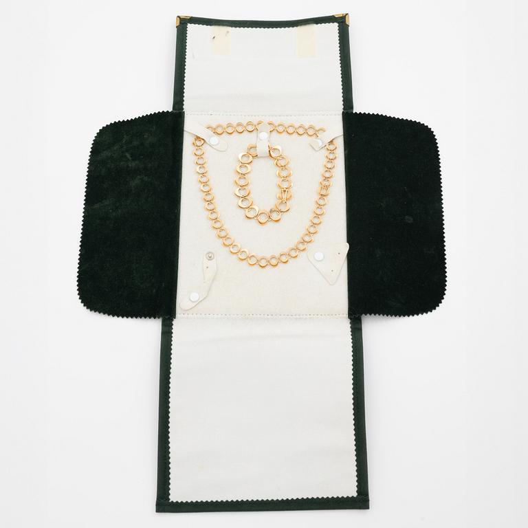 Theresia Hvorslev, a necklace and a bracelet, 18K gold, Falköping 1969.