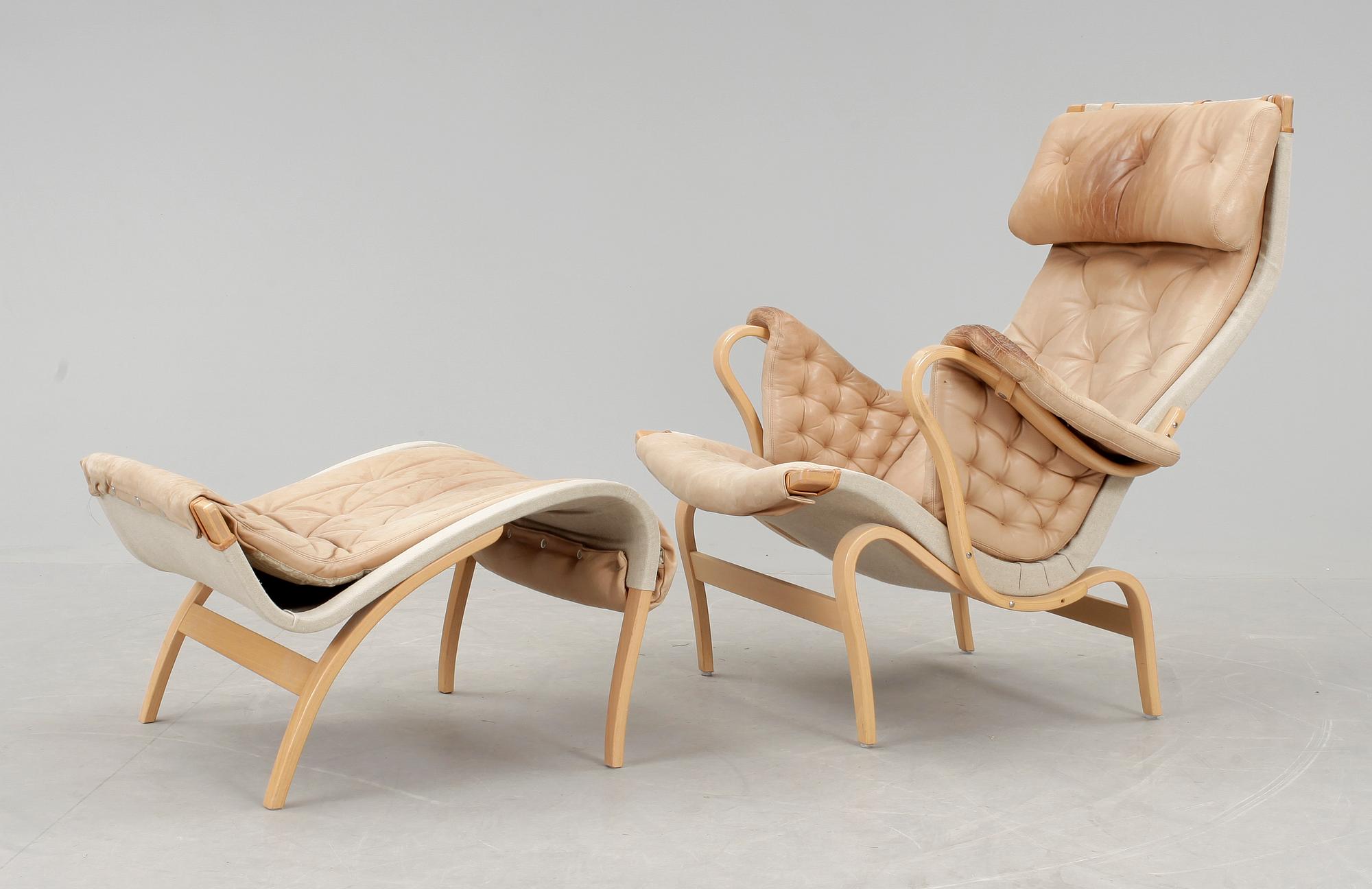 FÅTÖLJ och FOTPALL, ett par, "Pernilla", Bruno Mathsson för DUX.