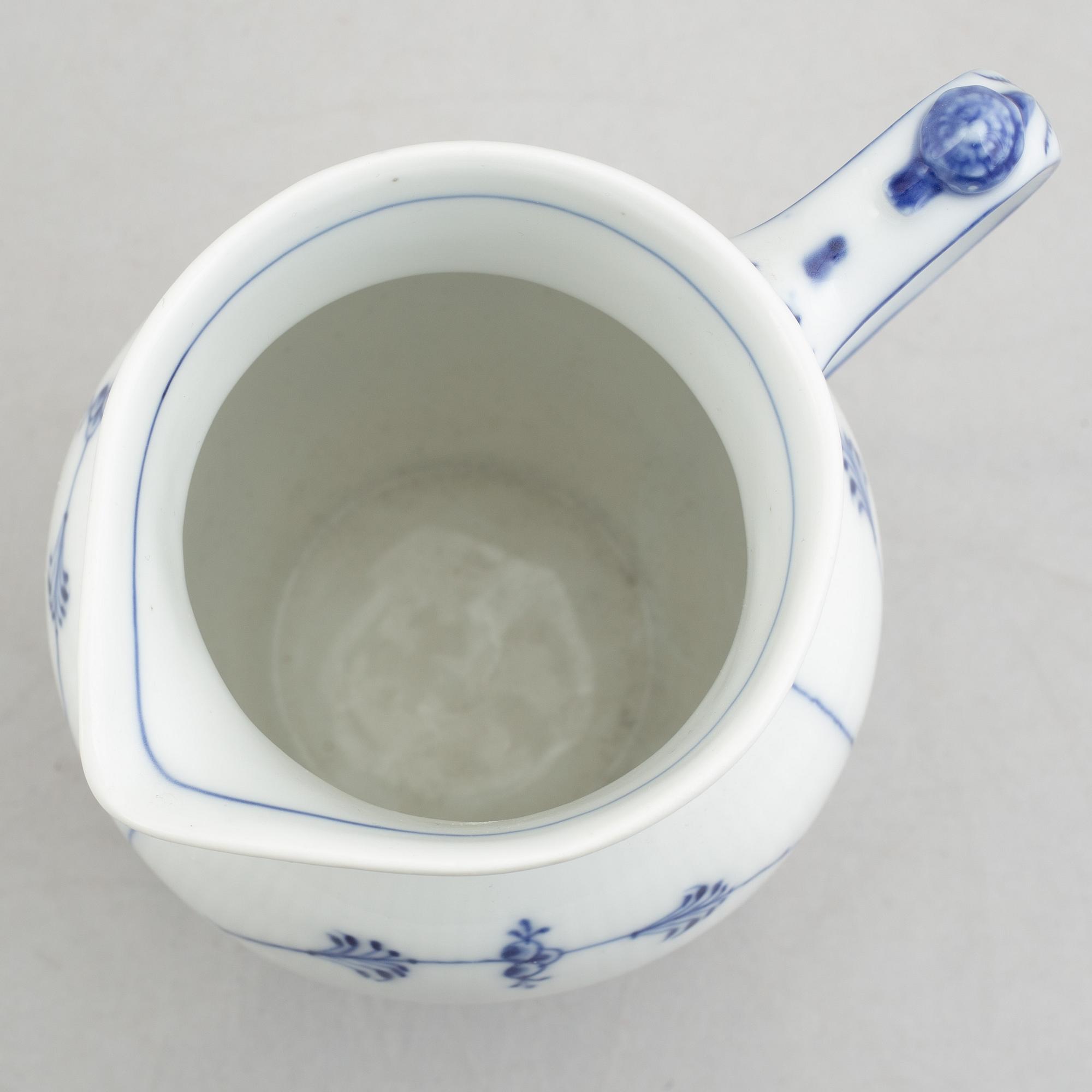 A 'Blue fluted plain' / 'Musselmalet' porcelain jug, Royal Copenhagen, model 161, 1920's/30's.
