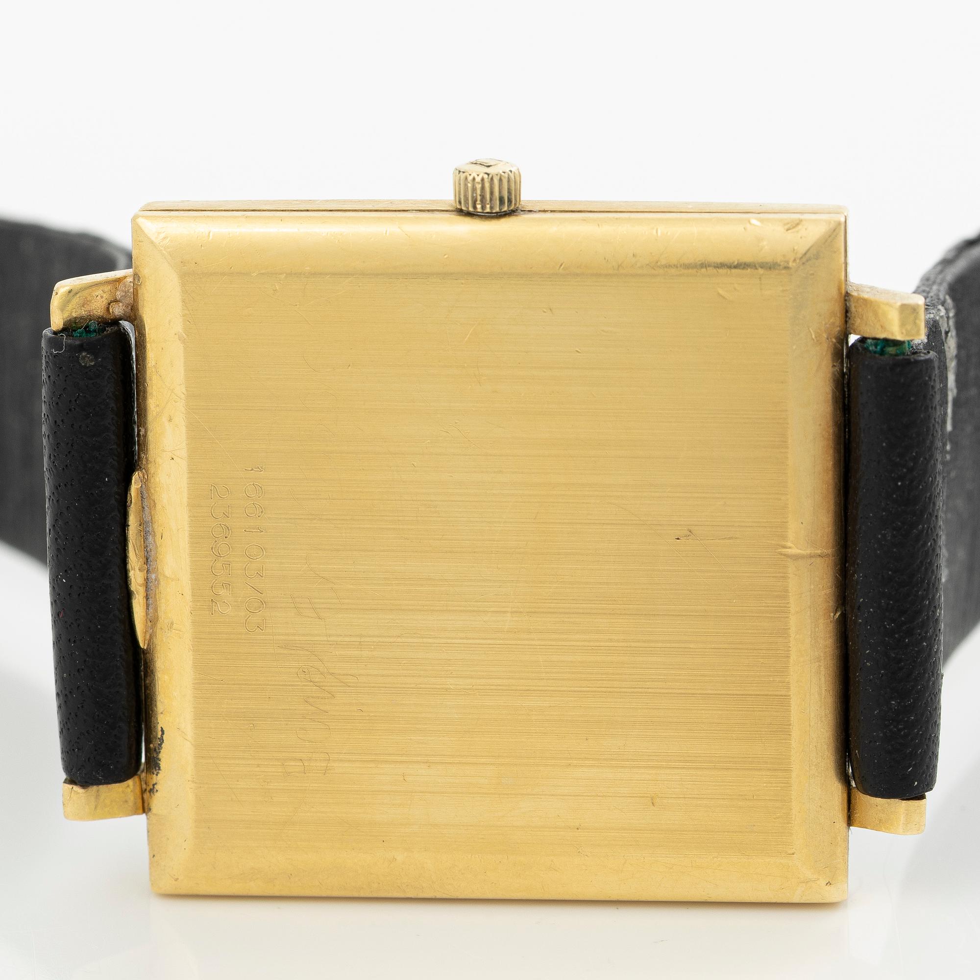 Universal Genève, wristwatch, 31 x 31 mm.