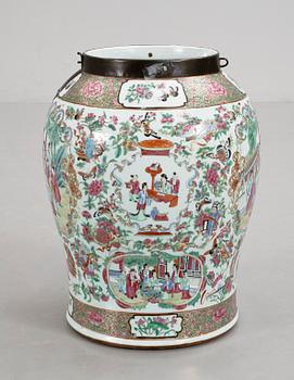 URNA, Mandarinporslin, Kina, 1800/1900-tal.