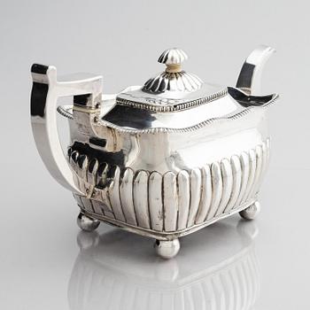 James Henzell, tekanna, silver, Dublin 1813. Empire.