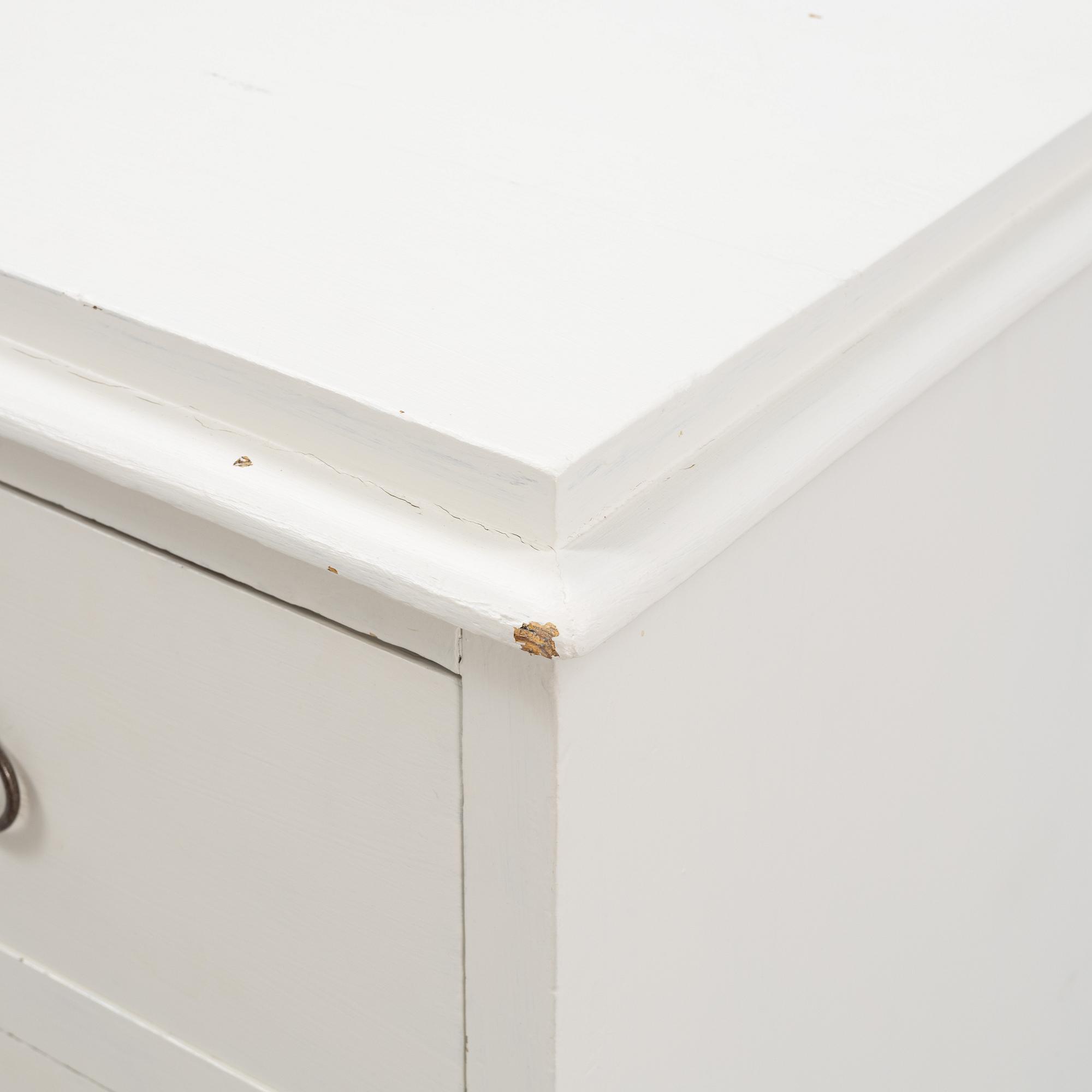 A 19t century chest of drawers.
