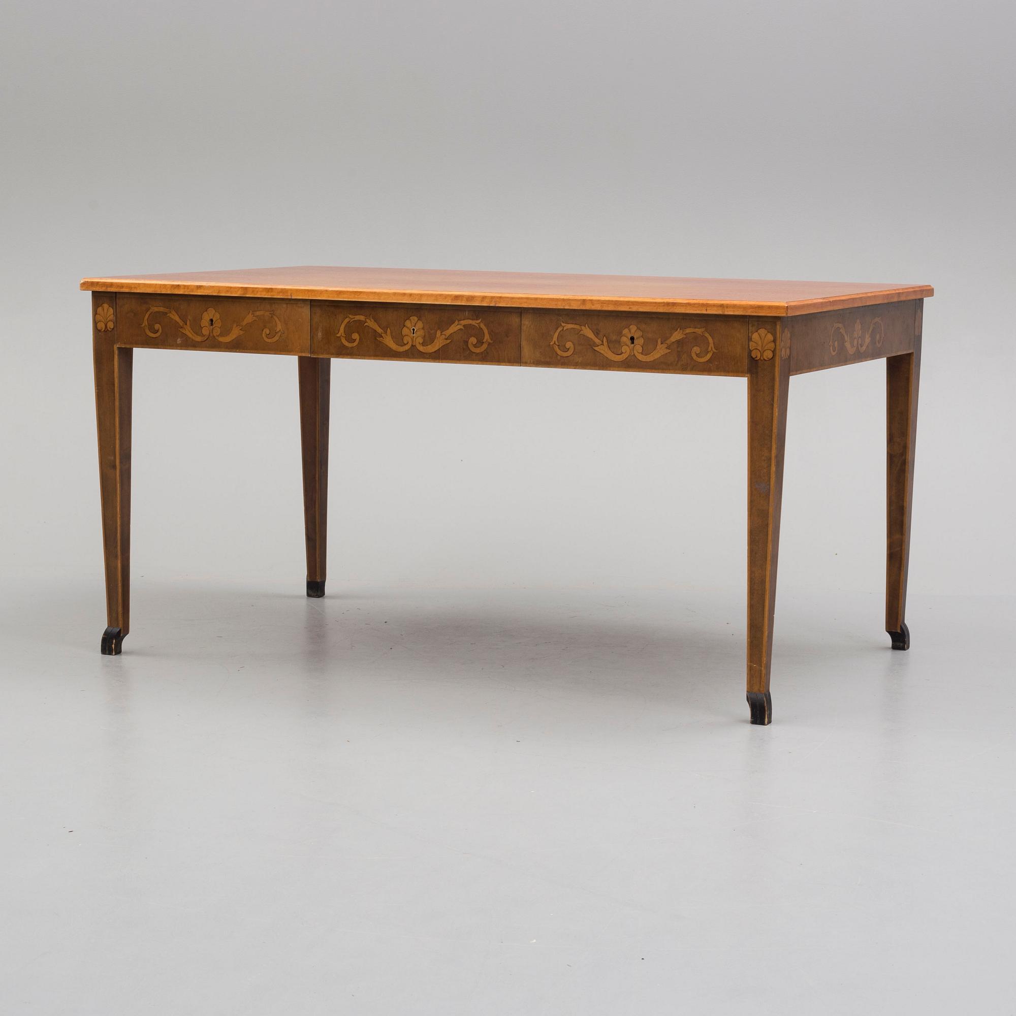SKRIVBORD, Swedish Grace, 1920-tal.