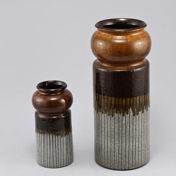 VASER, 2 st, lergods, "Moske",  Mari Simmulson, Upsala-Ekeby, 1900-talets andra hälft.