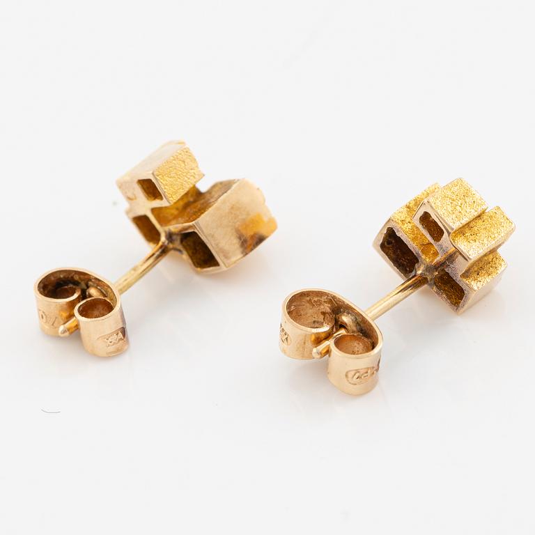 Ett par örhängen 14K guld.