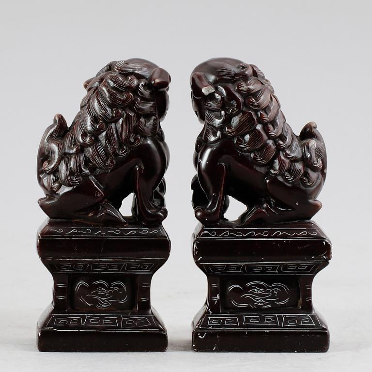 ORIENTALISKA FÖREMÅL, 4 delar, bl a 1800-/1900-tal.