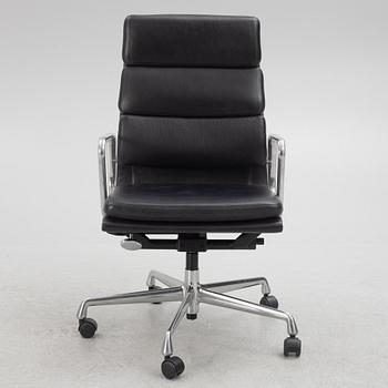 Charles & Ray Eames, a "Soft Pad Chair EA 219" swivel chair, Vitra, 21st century.