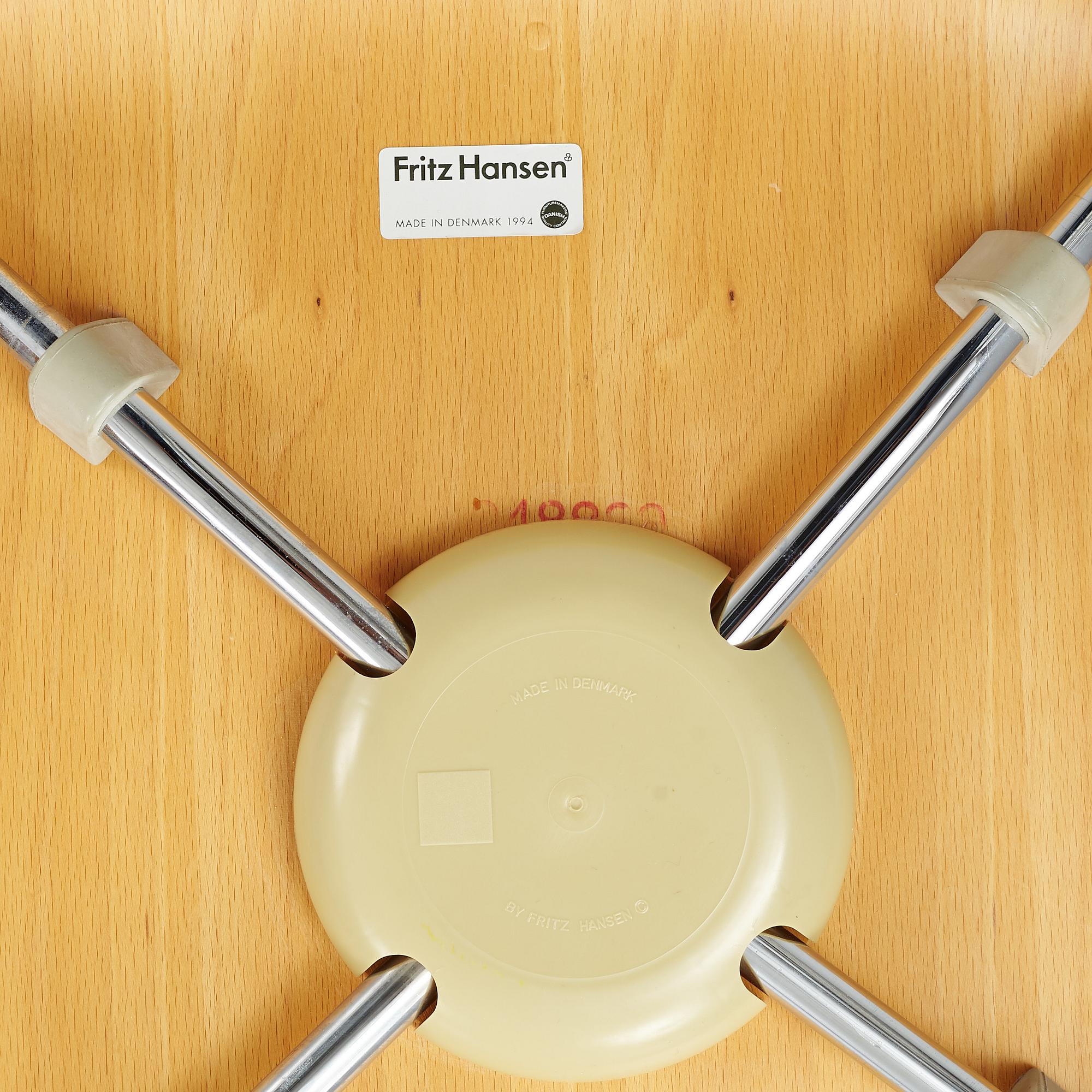 Arne Jacobsen, a set of four 'Series 7' chairs from Fritz Hansen, Denmark.