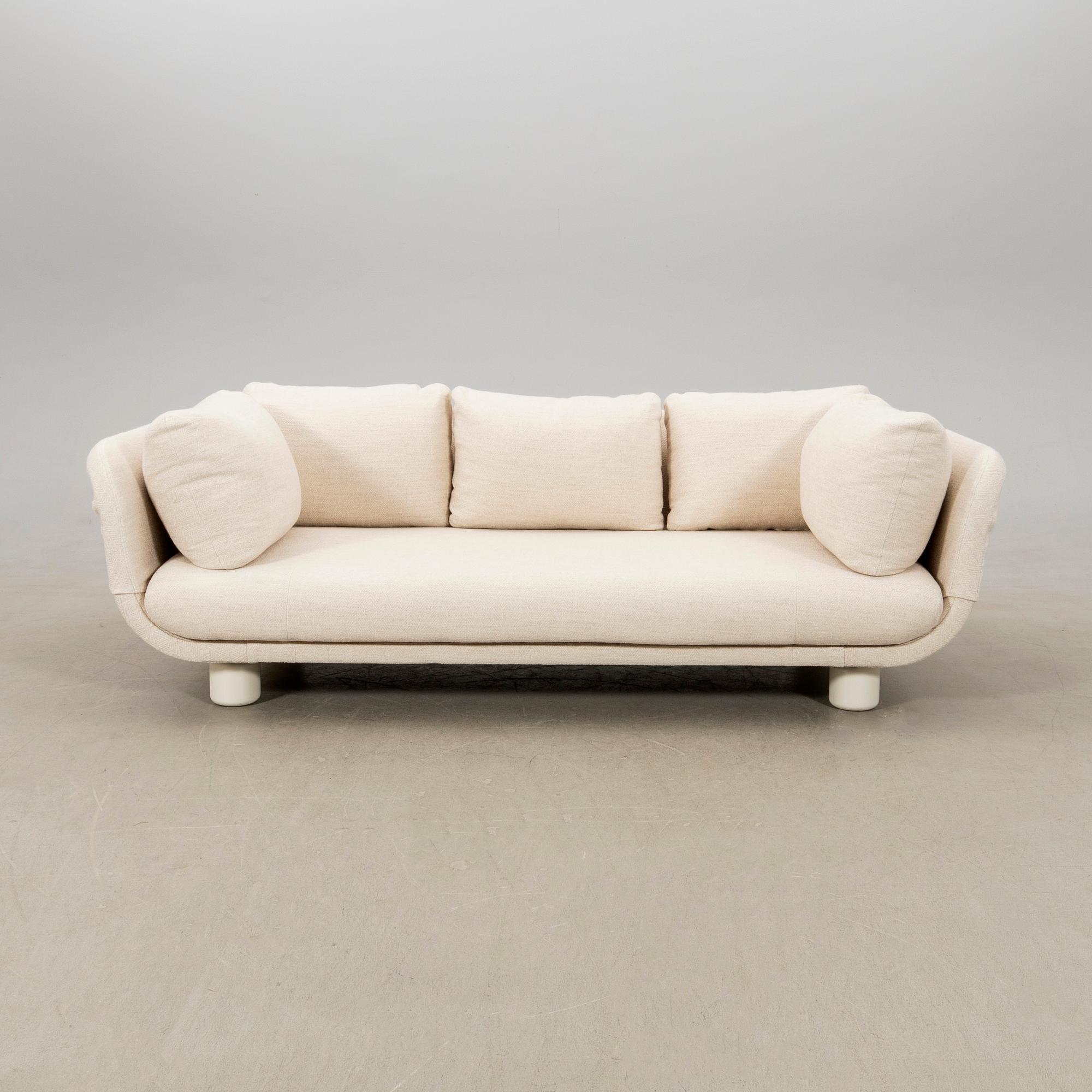 TAF, sofa, "Famna", for the Swedish company Svenskt Tenn, 2020s.