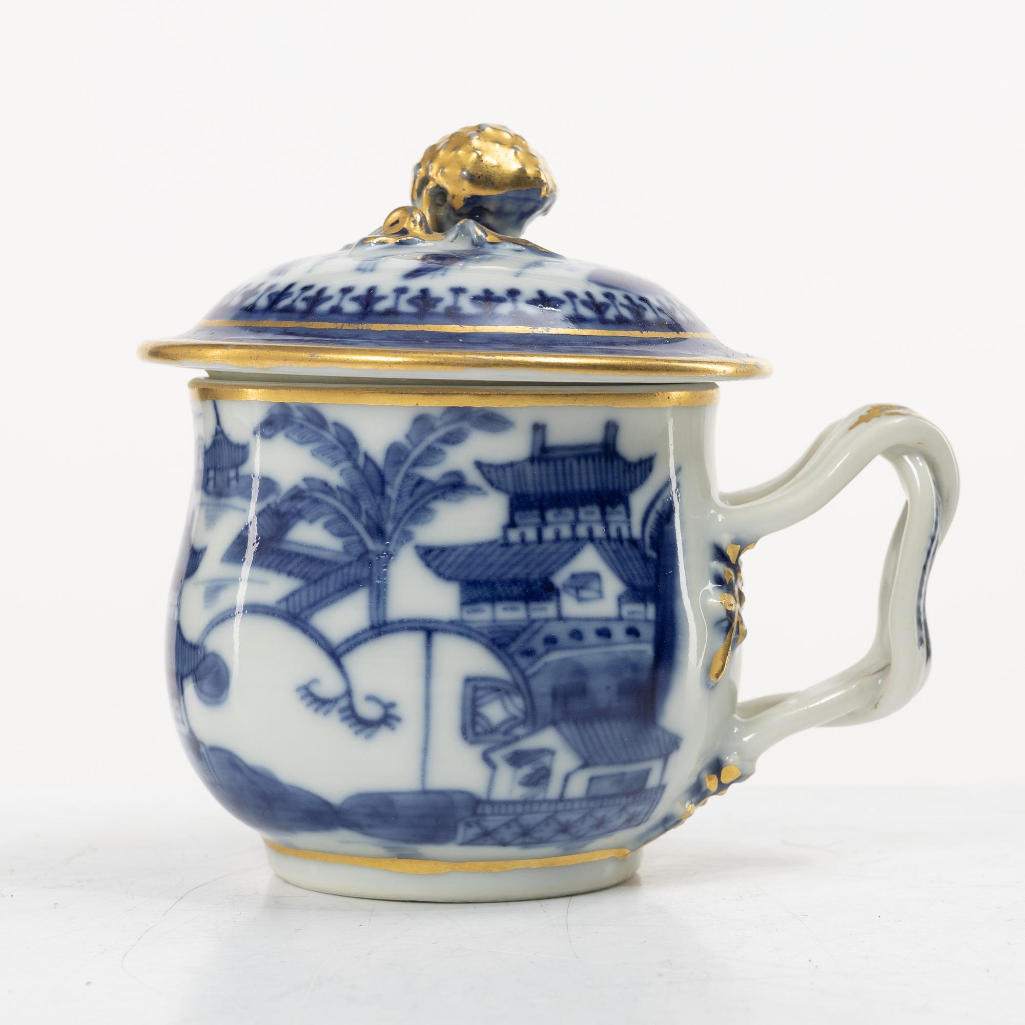 Service pieces, 12 pieces, company porcelain. Qing dynasty, circa 1800.