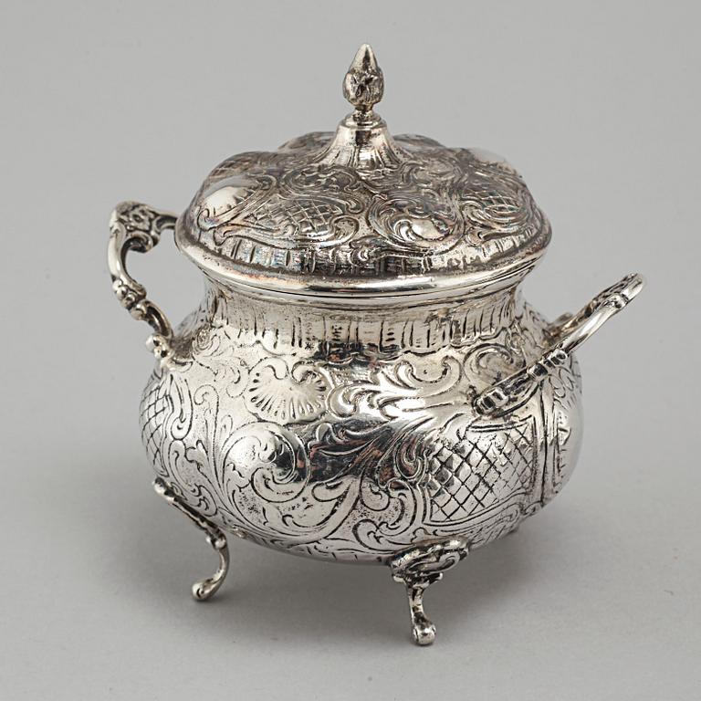 A silver sugarbowl, a cream jug and a tray by J L Hultman, Stockholm, mid 20th century.