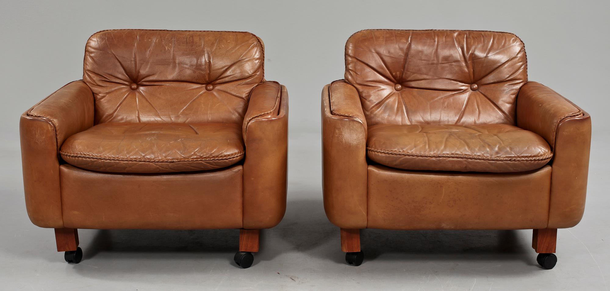 FÅTÖLJER, ett par, 1960-tal.