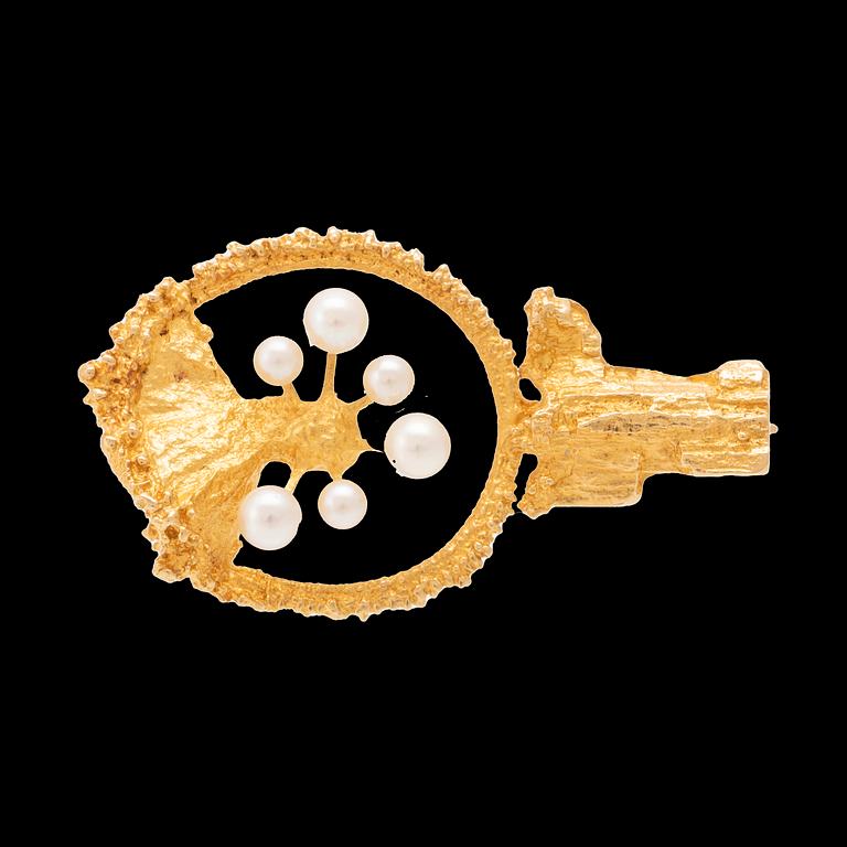 Björn Weckström, brooch "Merikukka/Sea Flower" in 18K gold with cultured pearls.
