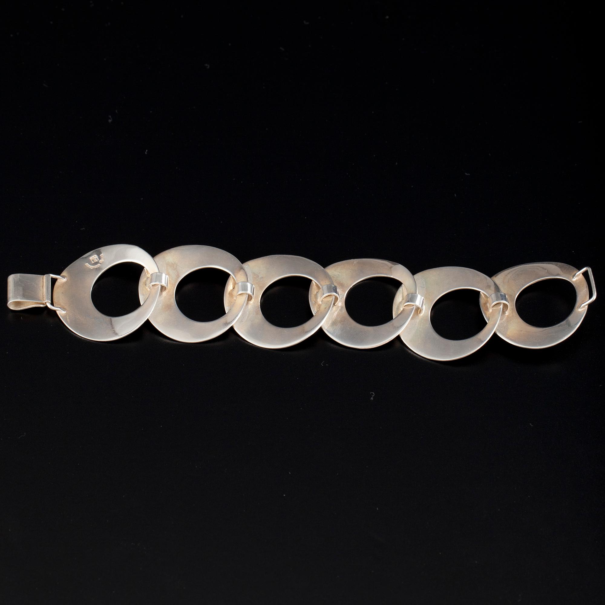 ARMSMYCKE, sterling silver, Kaunis Koru, Valokoru, Åbo. Vikt 33,6 g.