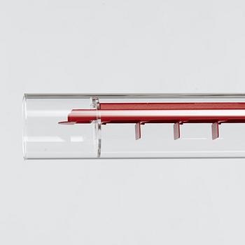 Sebastian Hepting, taklampa, "Tubular Red Diffusor Red Cable", Ingo Maurer, Tyskland.