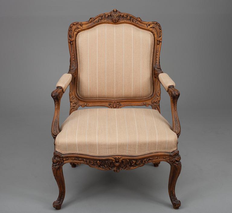 KARMSTOL, rokokostil, märkt Lysberg & Hansen A/S Kgl Hofleverandør København Danmark, sekelskiftet 1800/1900-tal.