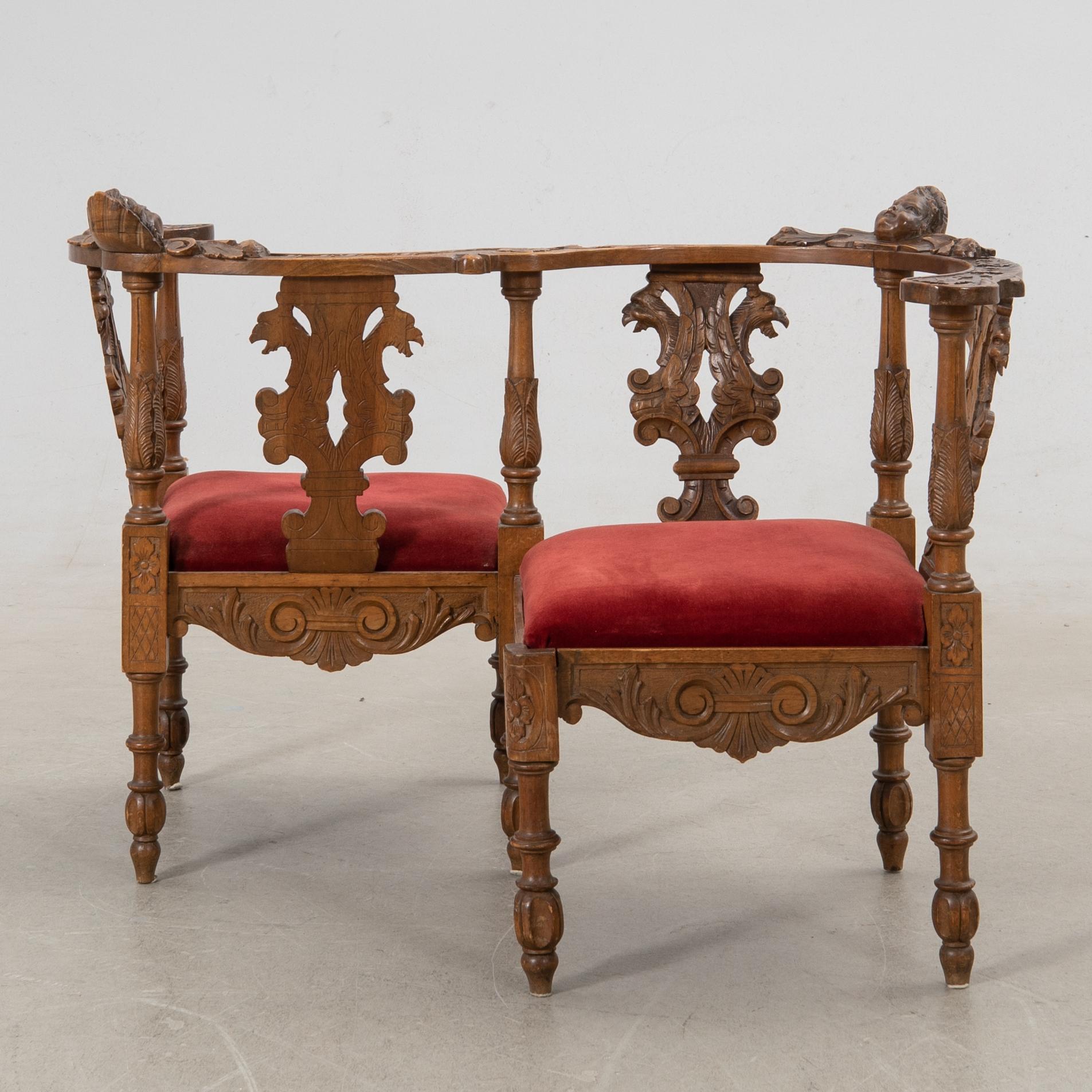 Fiancé sofa Neo-Renaissance late 19th century.