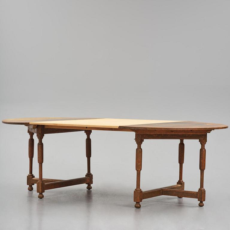 A Swedish D-end baroque dining table, early 18th century.