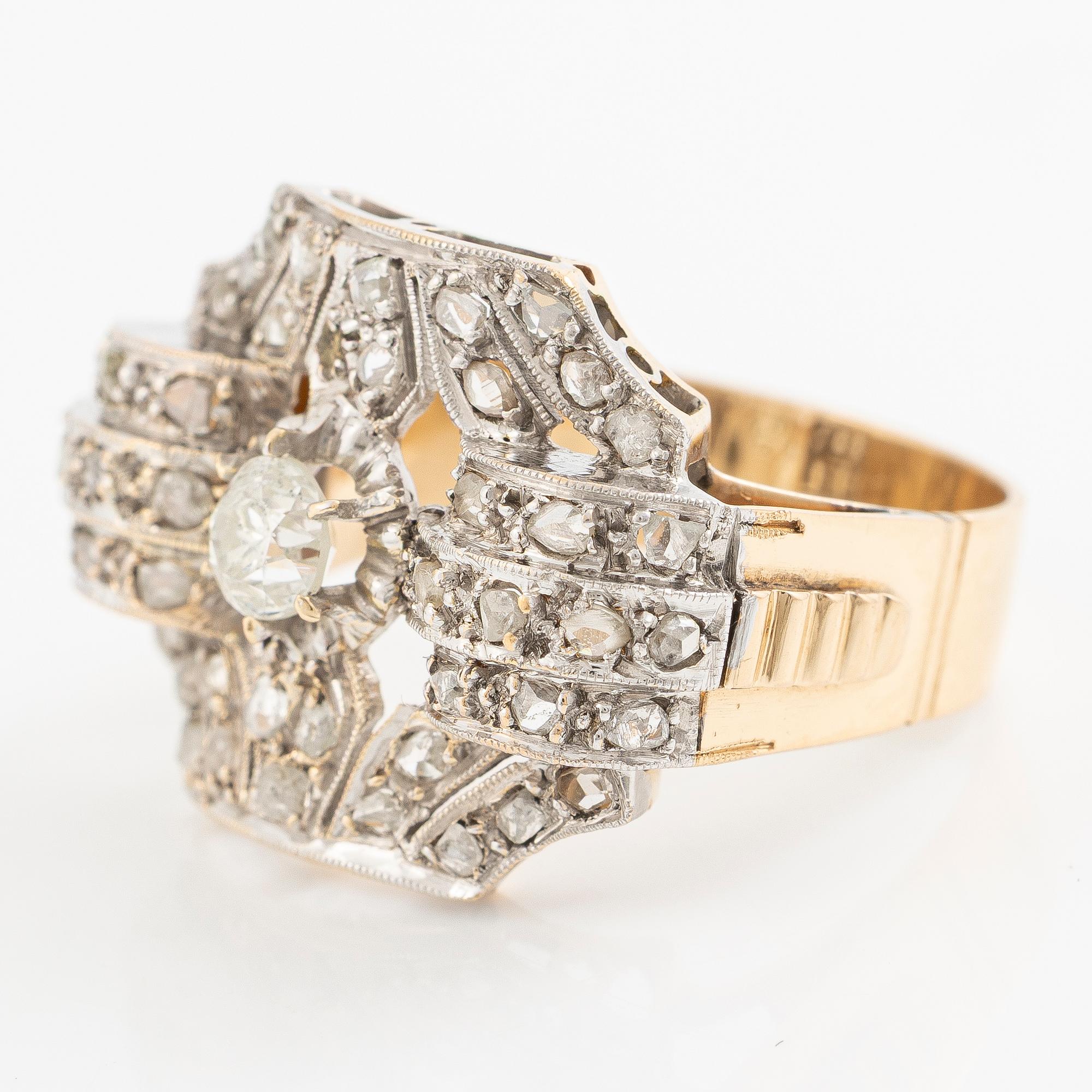 Ring 18K guld och platina med gammalslipad diamant och rosenslipade diamanter.
