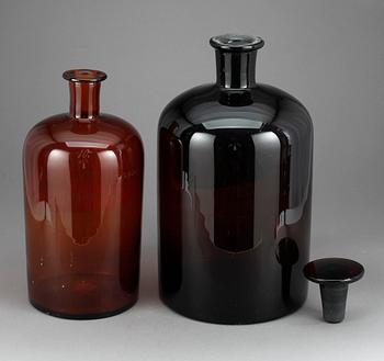 FLASKOR från LABORATORIUM, glas, 1900-talets första hälft.