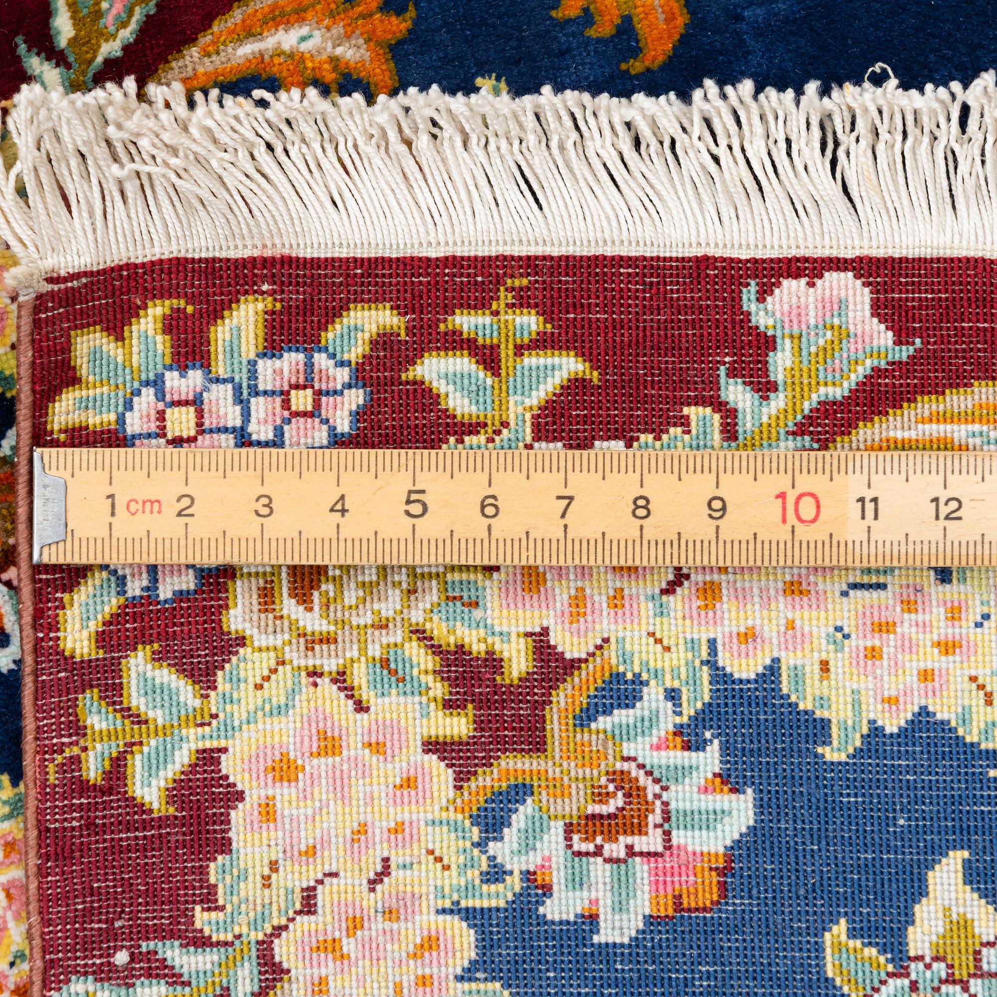 Carpet, silk, approx. 59 x 50 cm.
