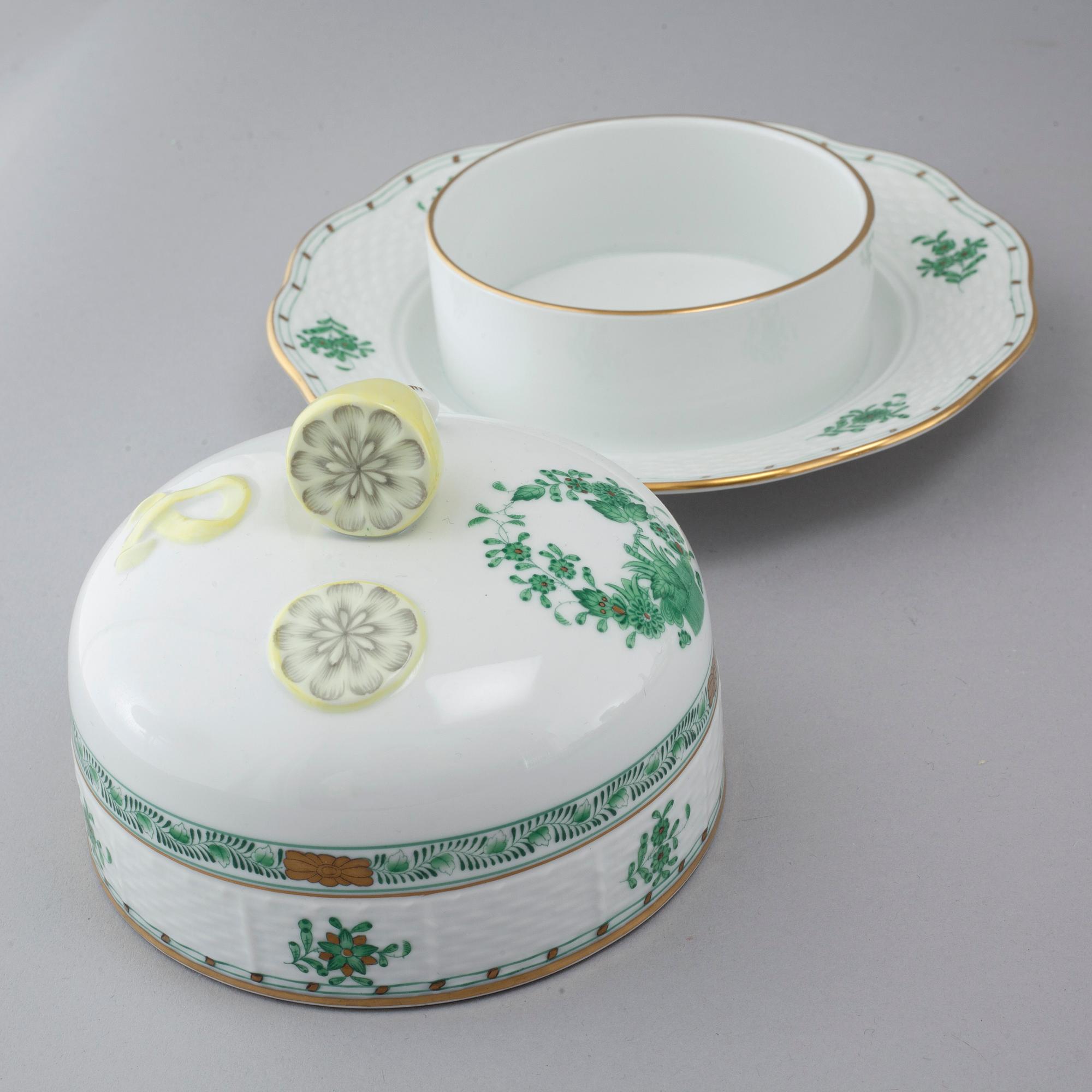 48 pieces of porcelain tableware from Herend, model "Indian Basket", 20th century.