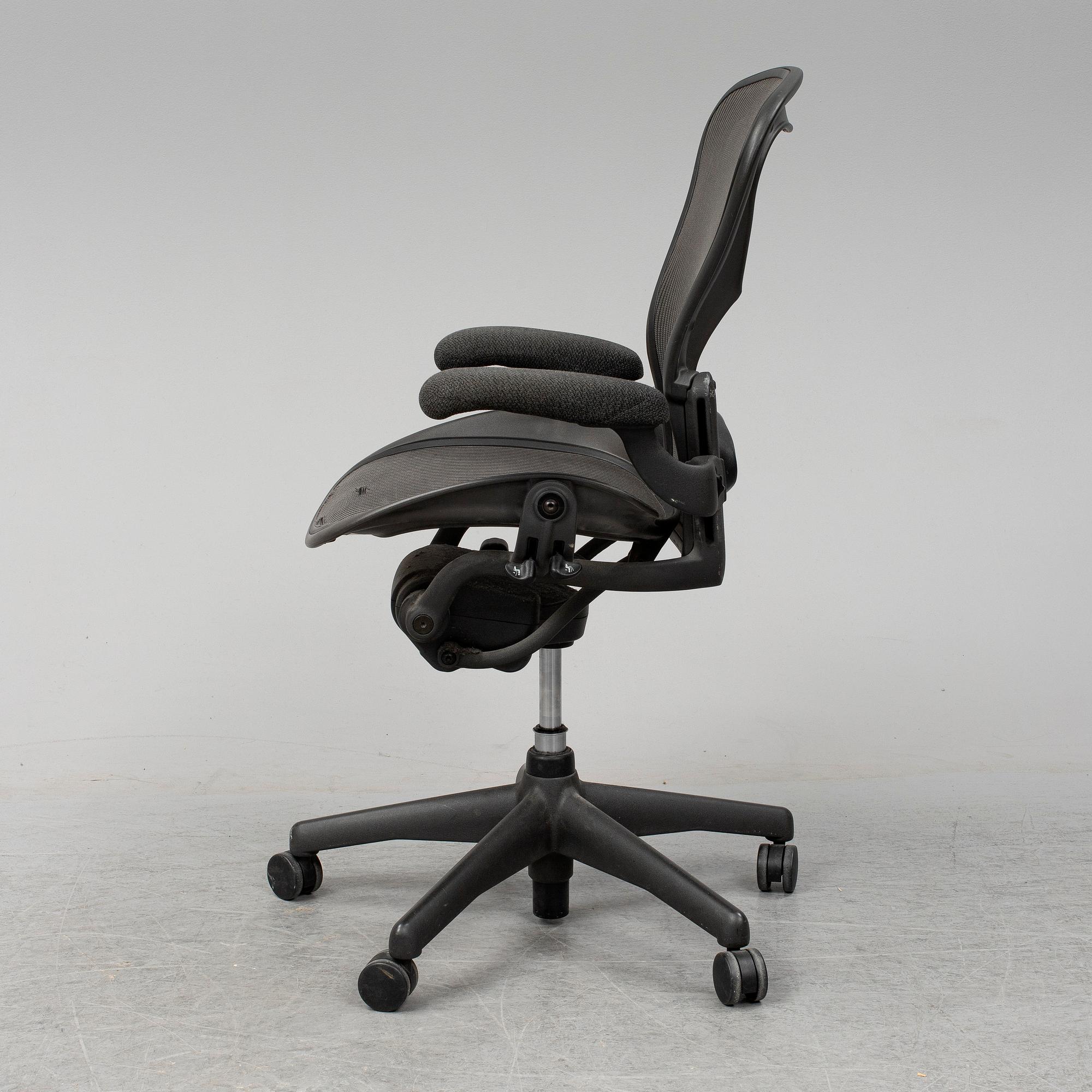 DON CHADWICK / BILL STUMPF, skrivbordsstol, "Aeron", Herman Miller, 1990/2000-tal.