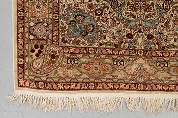Matta Old silke Hereke, ca 152 x 110 cm.