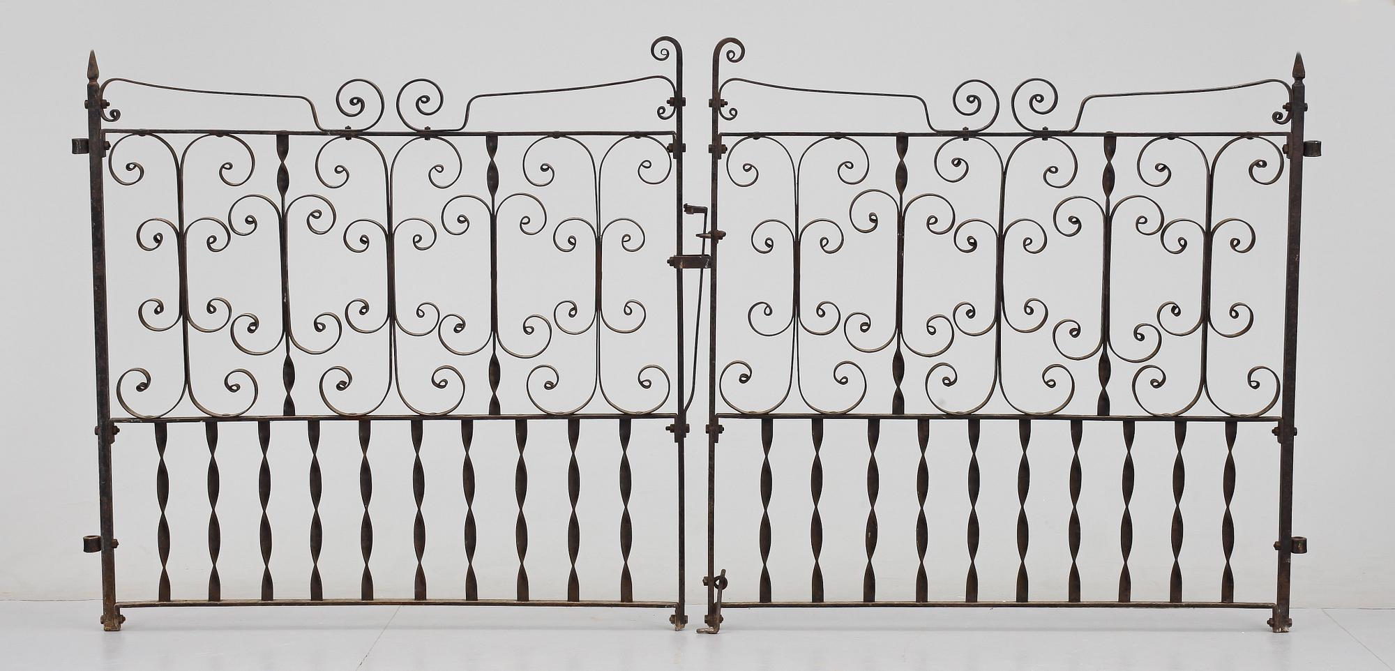 TRÄDGÅRDSGRINDAR, ett par, 1900-talets första hälft.