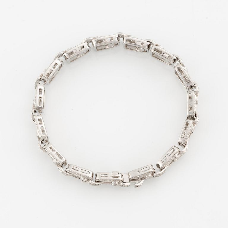 Armband 18K vitguld med runda briljantslipade diamanter.