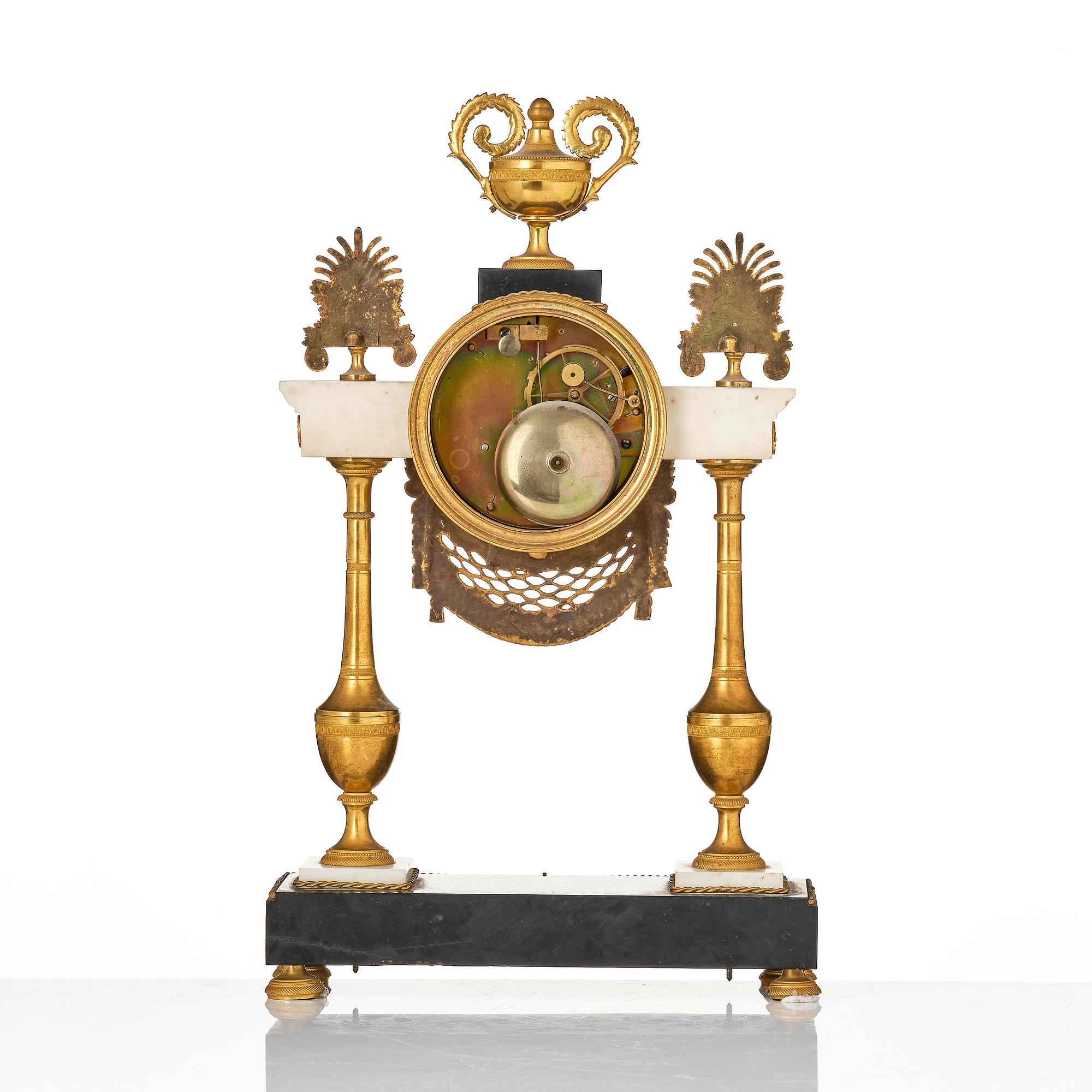 Bordspendyl, Parisarbete, 1700-talets slut, Louis XVI.