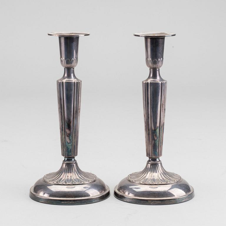 A PAIR OF SILVER CANDLESTICKS. GOTHENBURG 1977.