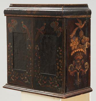 KABINETTSKÅP. Senbarock, 1700-tal.