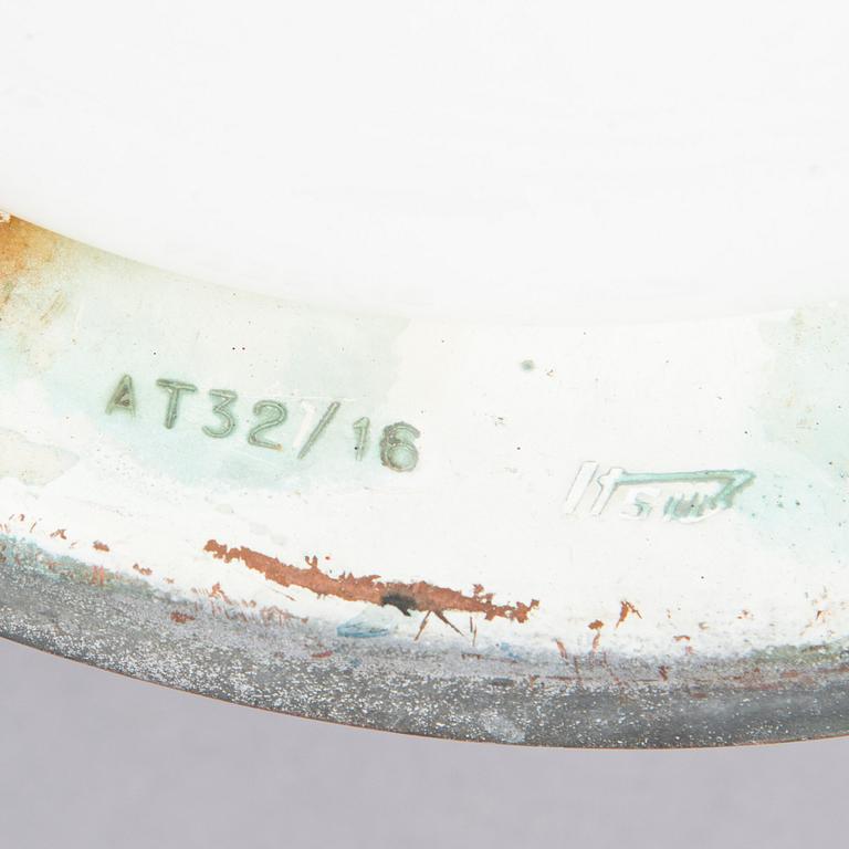 Vägglampor / utebelysning, 2 st, modell AT 32,  Itsu, 1900-talets mitt.