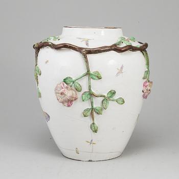 A large Swedish Marieberg jar, 18th Century.