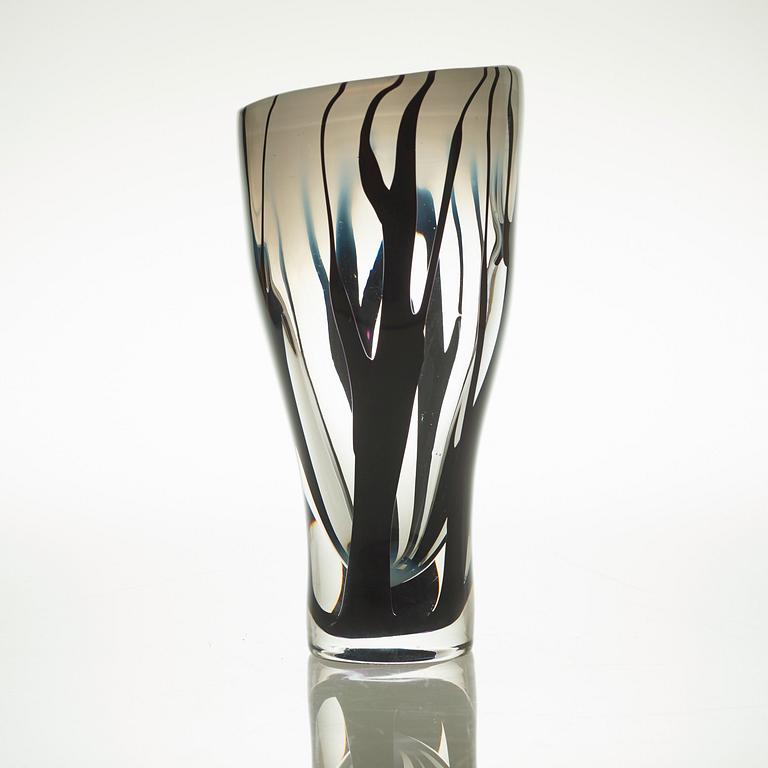 A Vicke Lindstrand glass vase, 'Träd i dimma', Kosta, 1950's.