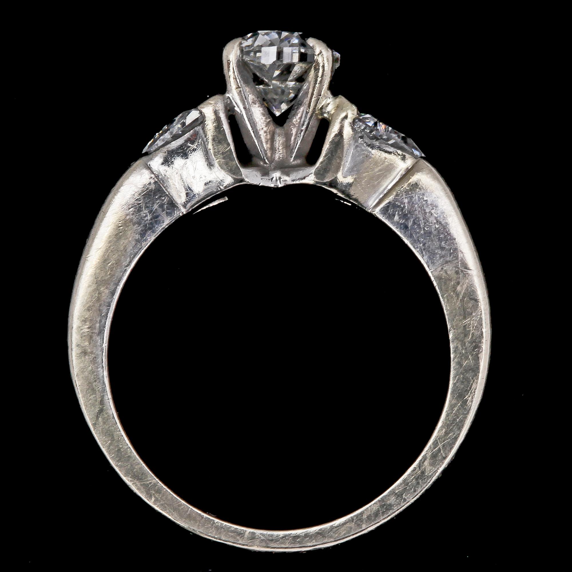 RING, oval brilliant cut diamond, app. 1 cts.
