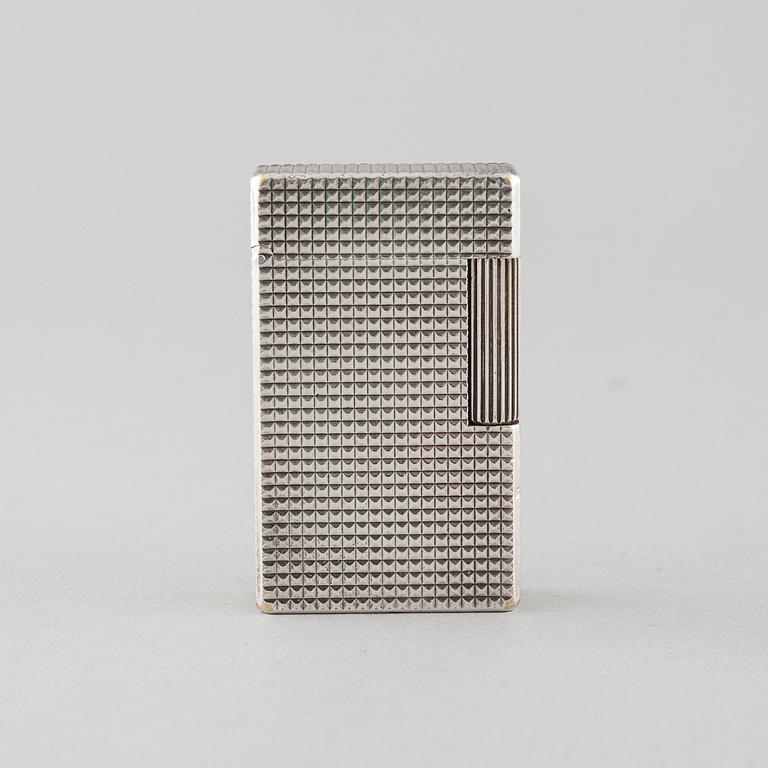 A St Dupont lighter, Paris, mid 20th century/later half of the 20th century.