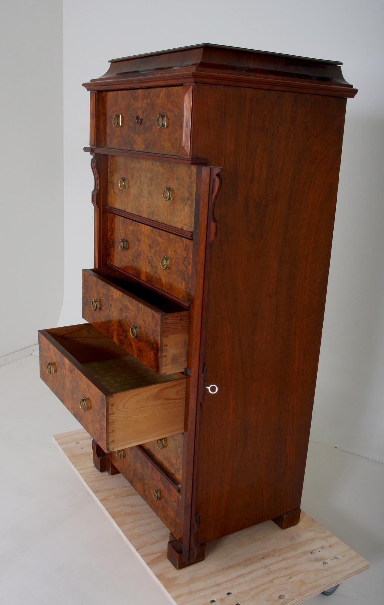 HERRBYRÅ, nyrenässans, 1800-talets senare hälft.