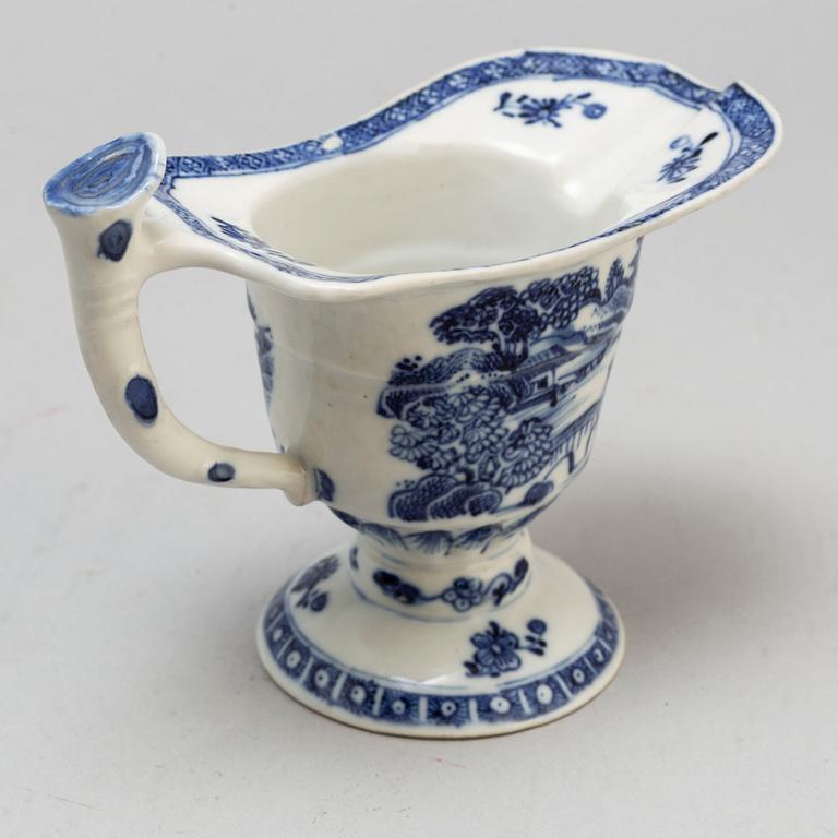 A part blue and white dinner service, Qing dynasty, Qianlong (1736-95), and two Jiaqing (27 pieces).