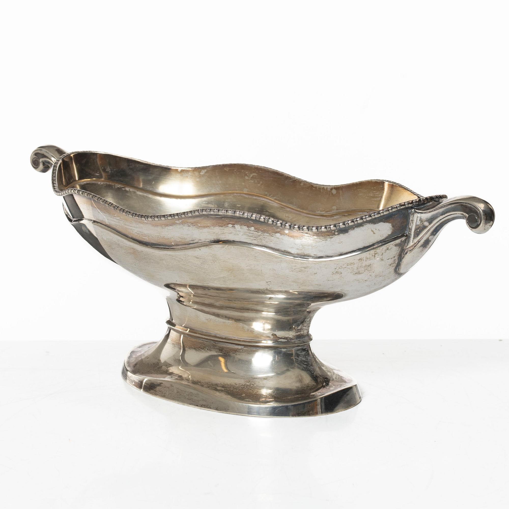 Jardinière, silver plate, 20th century.