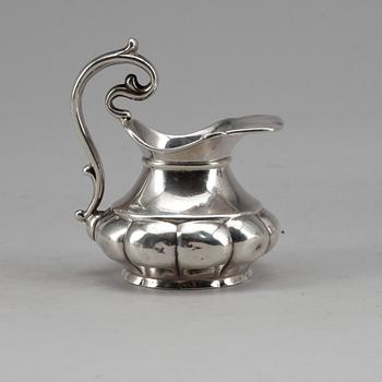 PARTI SILVER, 3 delar, bland annat CG Hallberg, Stockholm, 1895. Vikt ca 250 gram.