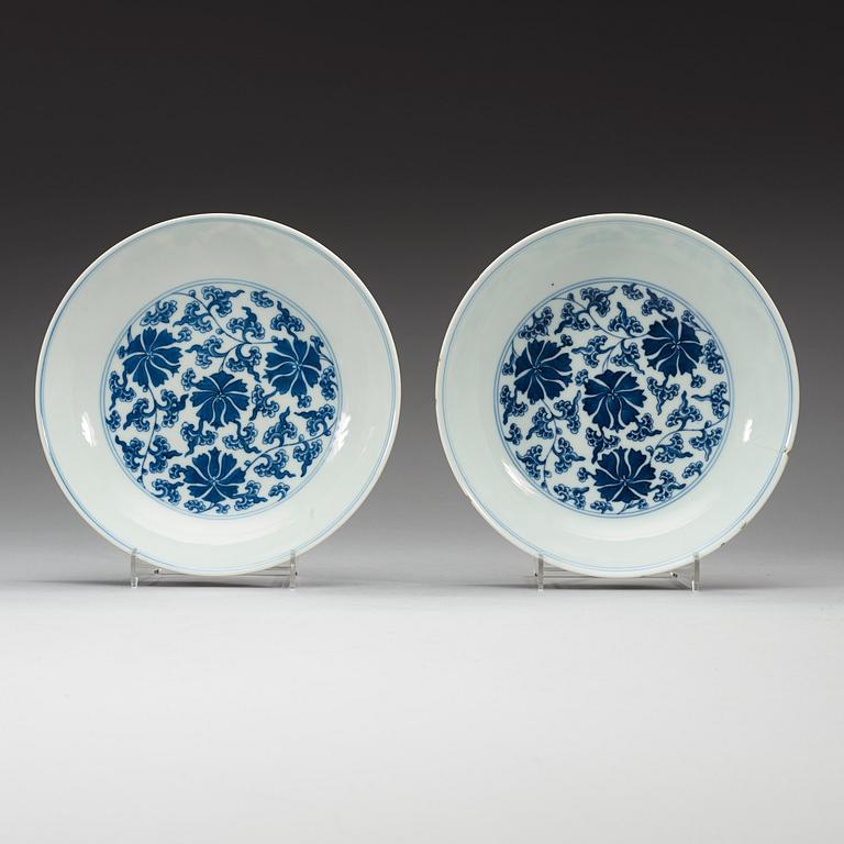 A set of three blue and white lotus dishes, Qing dynasty (1644-1912) with Qianlongs, Jiaqing and Daoguangs seal mark.