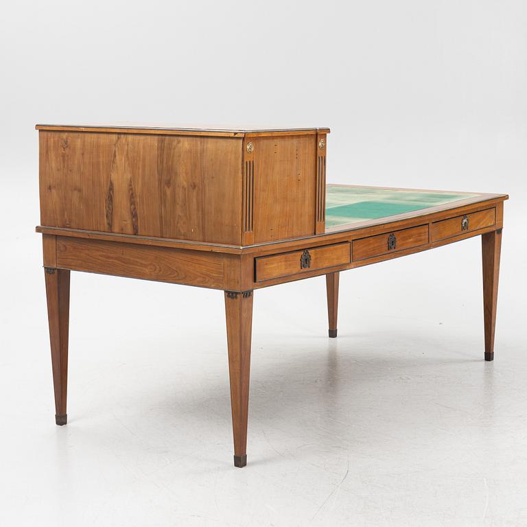 Skrivbord med uppsats, sengustaviansk stil, 1800-tal.