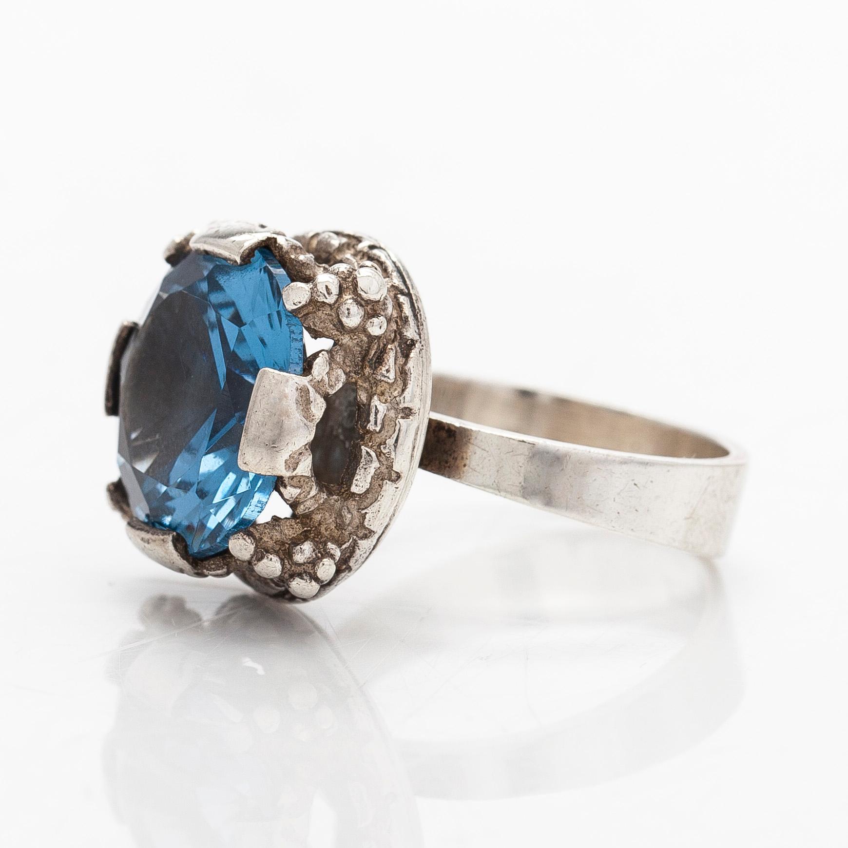 Martti Viikinniemi, ring, fasettslipad syntetisk spinel,  silver, Heinola 1968.