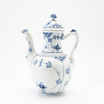 Royal Copenhagen, Service items, 32 pieces, "Musselmalet".