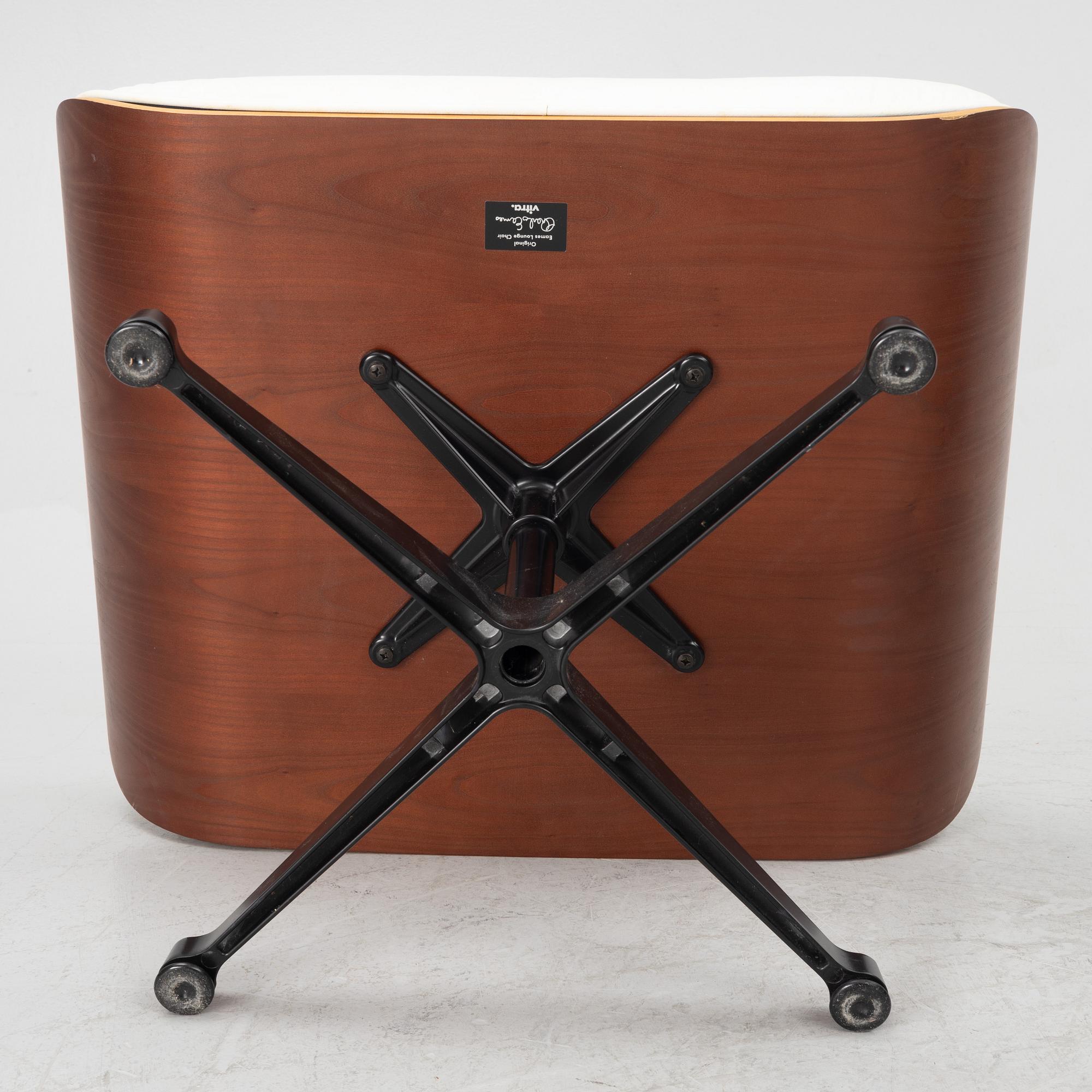 Charles & Ray Eames, fåtölj med fotpall, "Lounge Chair", Vitra, 2008.