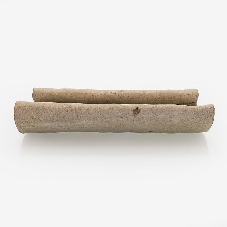 Kyllikki Salmenhaara, veistos, kivitavaraa, "Kierre", signeerattu KS.