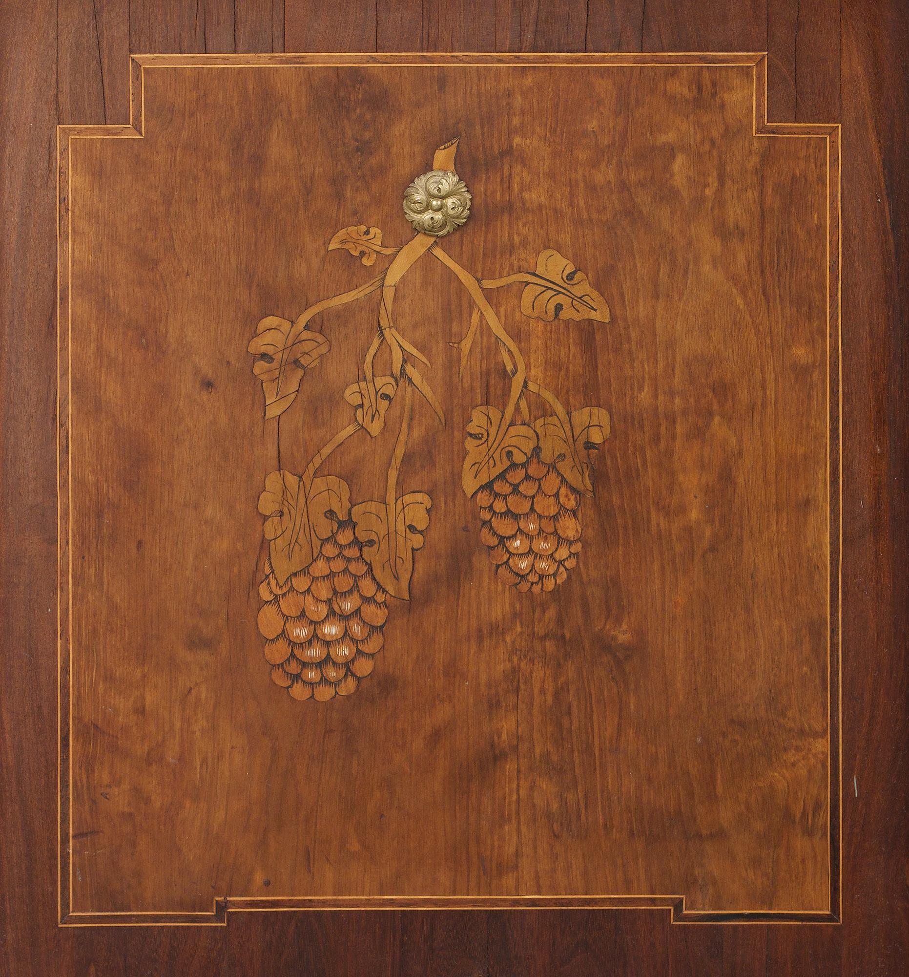 A Gustavian commode.